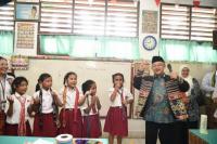 Menteri Pendidikan Dasar dan Menengah (Mendikdasmen), Abdul Mu`ti mengunjungi salah satu sekolah di Kupang, Nusa Tenggara Timur (Foto: Ist)