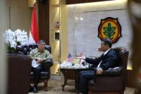Menteri Pertanian (Mentan) Andi Amran Sulaiman menerima kunjungan Menteri Pertanian dan Keterjaminan Makanan Malaysia, Datuk Seri Mohammad Bin Sabu, di Kantor Pusat Kementerian Pertanian, Jakarta, Selasa (Foto: Kementan)